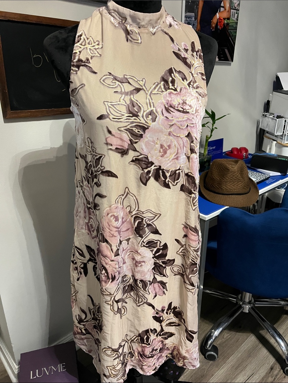 Versona Cream Shift Dress with Mauve Pink Velvet Floral Print